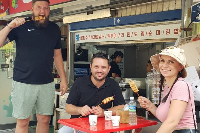 Gwangjang market Netflix Food Walking Tour with Insadong - Food quality, portions, and extra spending