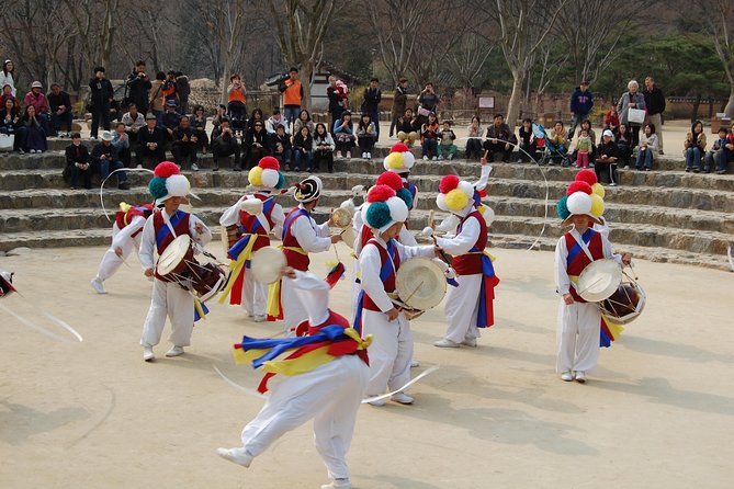 Gyeongbok Palace and Korean Folk Village Tour - Gyeongbokgung Palace, Seoul’s royal starting point