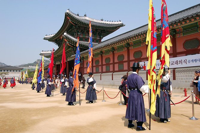 Half day Morning Seoul City Tour(Temple & Gyeongbok Palace) - Gyeongbokgung Palace in one focused hour