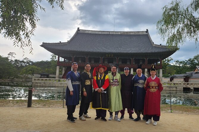 Half day Morning Seoul City Tour(Temple & Gyeongbok Palace) - The Blue House pass-by and what you may miss