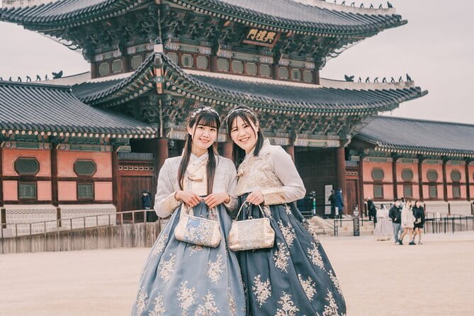 Hanbok Photoshoot and History Tour at Gyeongbokgung Palace - Meeting near Gyeongbokgung Station