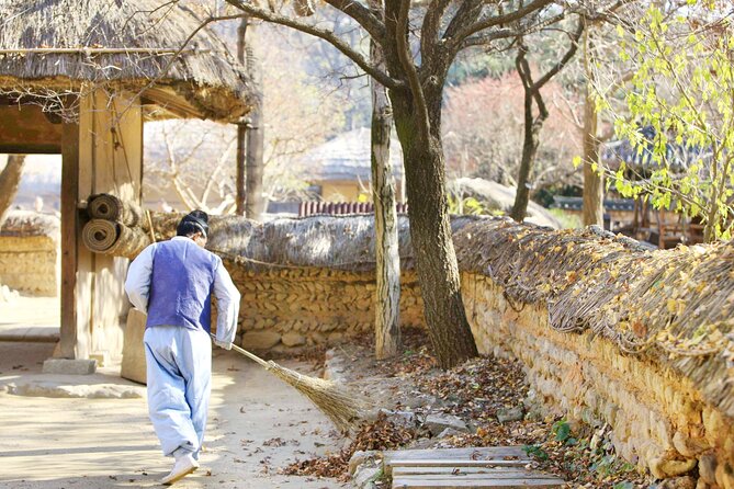 Hwadam Botanic Garden and Namhansanseong and Folk Village Trip - The pace, group size, and practical trade-offs