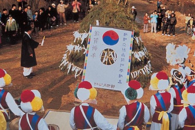 Hwaseong Fortress and Korean Folk Village Tour from Seoul - Hwaseong Fortress and King Jeongjo’s grand plan