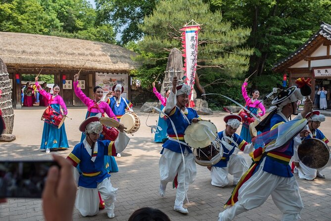 Hwaseong Fortress/Folk Village/Starfield Library Suwon - Korean Folk Village makes tradition easier to picture