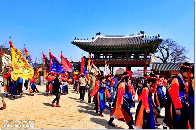 Hwaseong Fortress/Folk Village/Starfield Library Suwon - Who will get the most from this Suwon tour