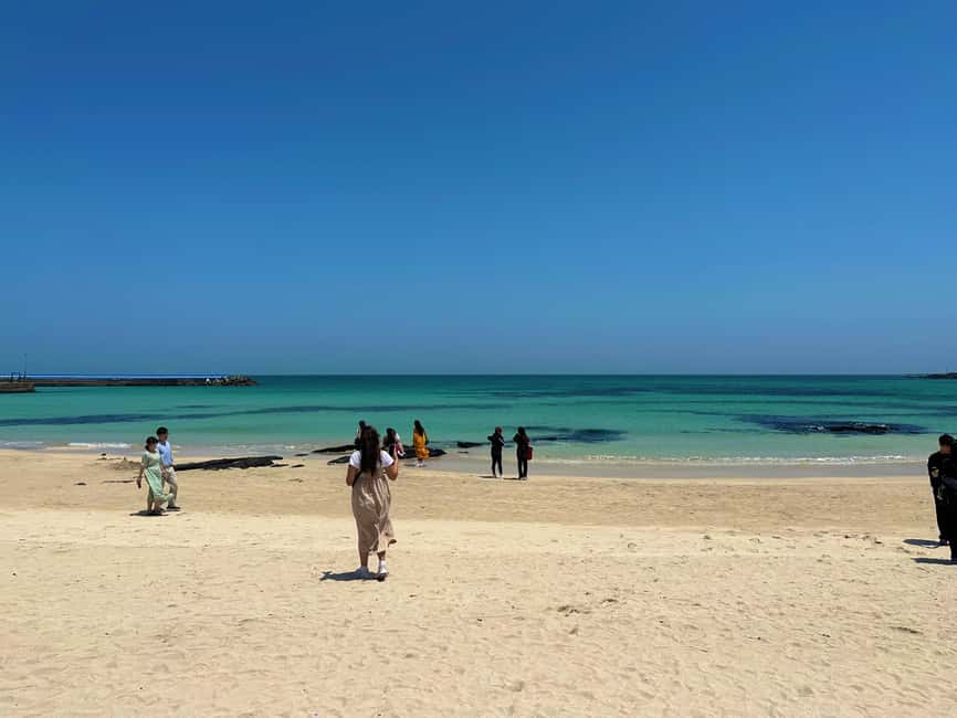 Jeju East: Small Group Healing Tour w/Woman Divers Show - Hamdeok Beach gives you an easy start