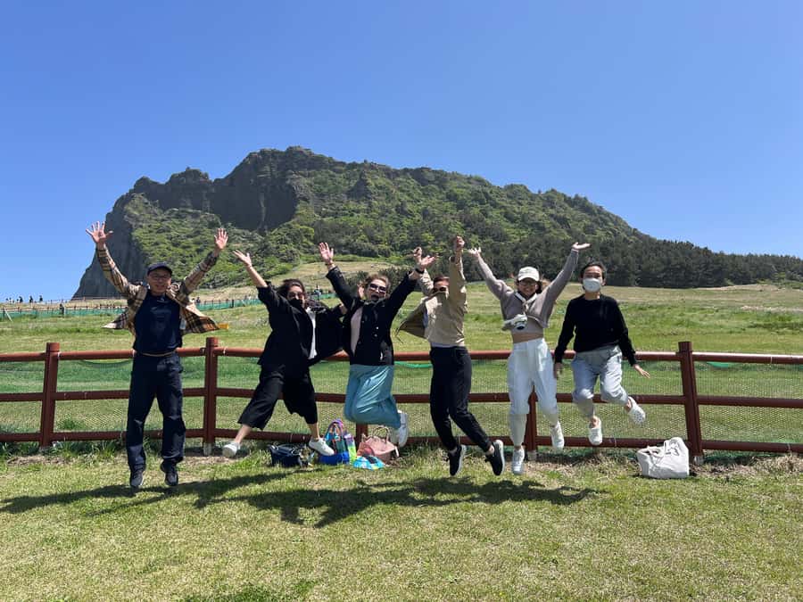 Jeju: Eastern UNESCO Join in Tour (Seongsan, Haenyeo) - Hamdeok Beach and Jeju’s haenyeo tradition