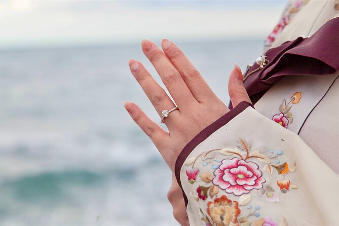 [Jeju] Hanbok Private guide tour & photo session in beautiful Yongduam rock, - Who will get the most from this experience