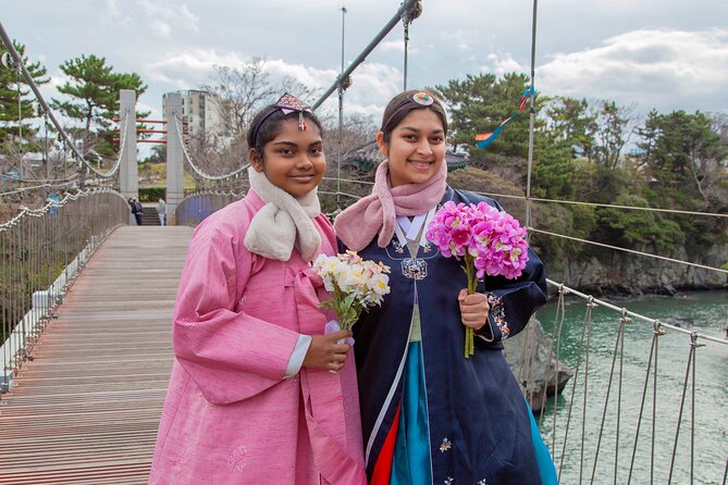 [Jeju] Hanbok Private guide tour & photo session in beautiful Yongduam rock, - Choosing a hanbok at Miya’s Closet
