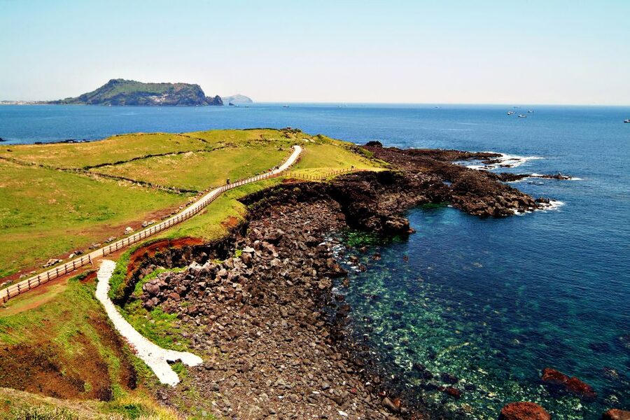 Jeju Island: Customized Private Full-Day Van Tour - The Haenyeo Museum explains Jeju’s sea women