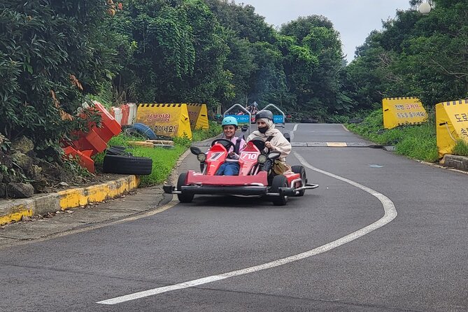 Jeju island Jumbo Taxi Private Tour with Mr.Hong South of Jeju - Oedolgae and the start of Olle Trail Course 7