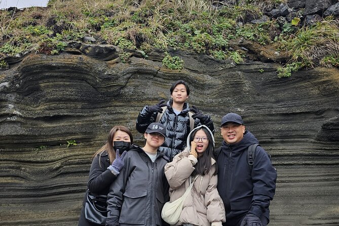 Jeju island Jumbo taxi Private Tour with Mr.Hong west of jeju - Yongmeori Beach and the coastal add-on