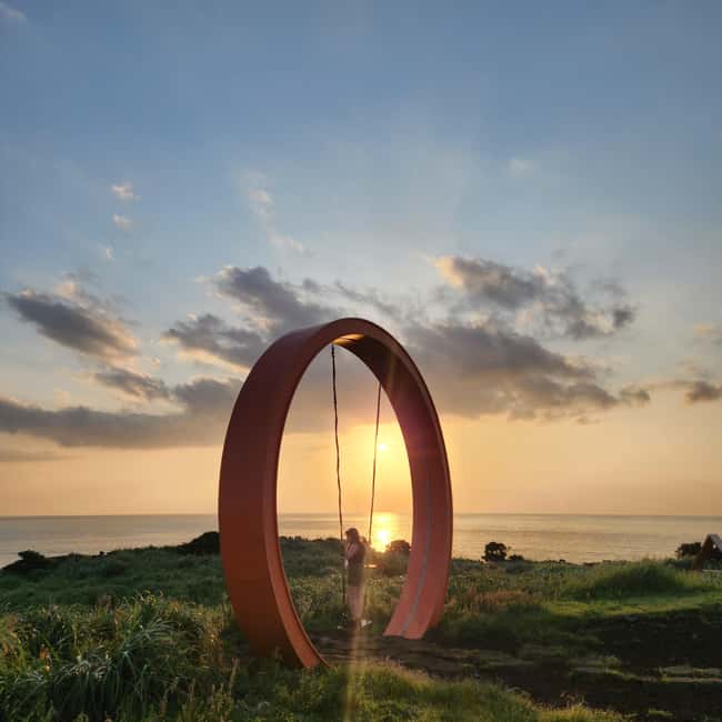 Jeju Island: Sunrise Guided Tour with Hotel Pickup - Key points to know before sunrise