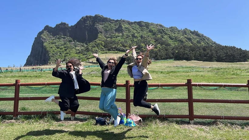 Jeju: Popular Sightseeing Private Car Charter Tour - What the guide adds to the day