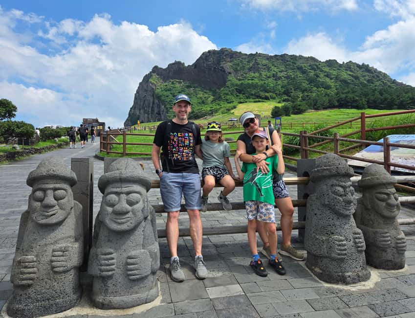 Jeju Private Taxi Tour with a Licenced English Guide-Driver - How the eight-hour day really works