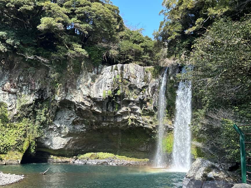 Jeju South: Small Group Healing Tour w/Mt.Halla & Olle Trail - A smart way to see south Jeju in one day