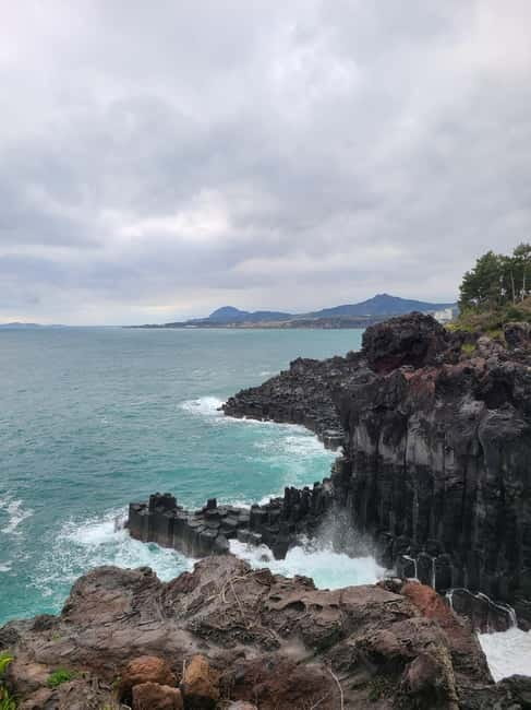 Jeju: Southern Top UNESCO Spots Bus Tour - Jusangjeolli Cliff and lava columns