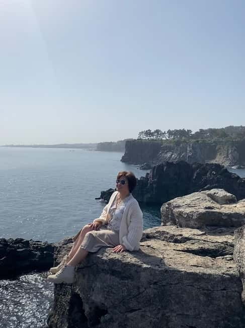 Jeju: Southern UNESCO Geopark Day Tour - Eongdeongmul Valley for a quieter volcanic stop