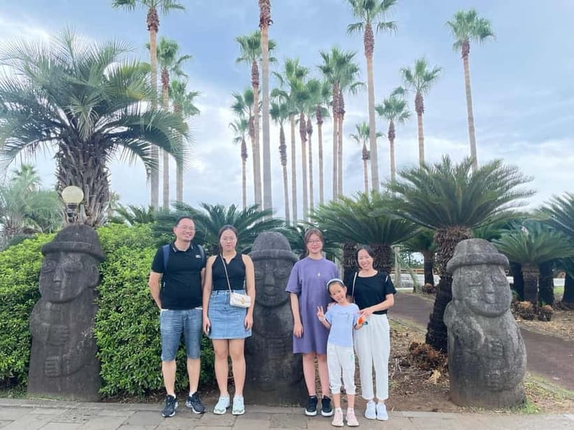 Jeju: Western and Southern Sightseeing Day Tour - O’sulloc Green Tea Fields and the tea stop