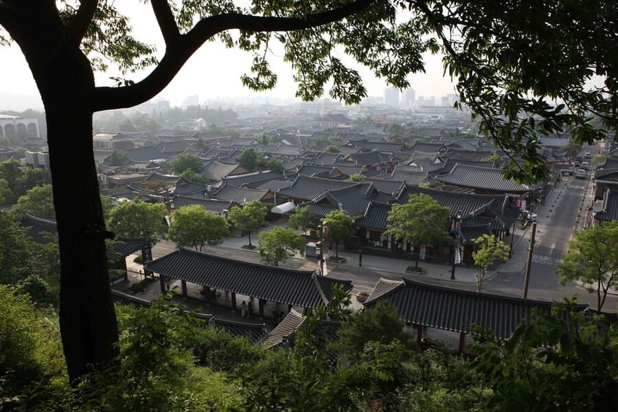Jeonju: Essence of Jeonju, Hanok Village & Maisan Mountain - Lunch with a local recommendation