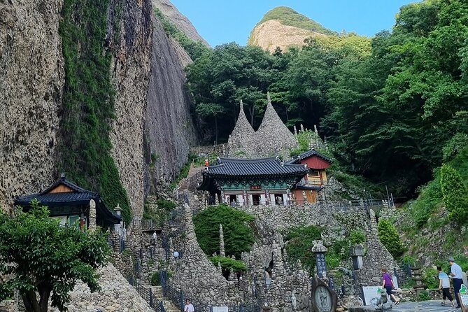 Jeonju Hanok Village and Maisan Tapsa Temple Day Tour From Seoul - Why combine Jeonju with Maisan Tapsa?