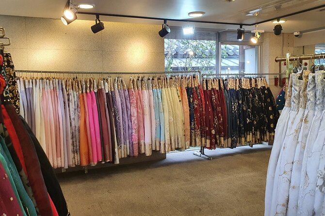 Jeonju Hanok Village Hanbok Rental Experience Hanboknam - Complimentary hairstyling and optional accessories