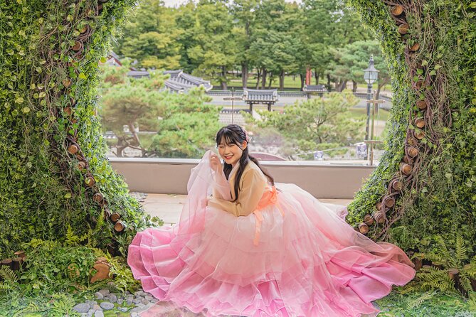 Jeonju Hanok Village Hanbok Rental Experience Hanboknam - Language, service, and what to expect at the counter