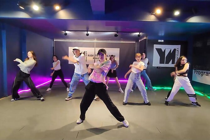K-pop Dance Class in Seoul (Incl. video shooting & editing) - Sixty Minutes of Choreography with Working Dancers
