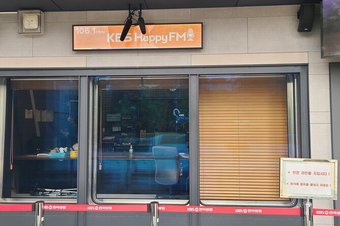 K-POP Experience in Seoul: Real K-POP Agency & Fan Culture - What this K-POP day is really about