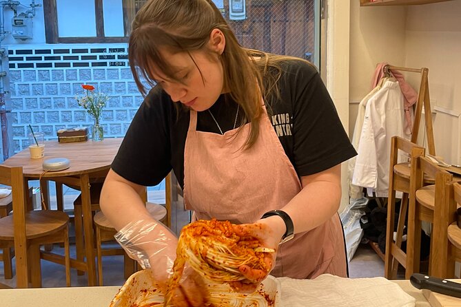 Kimchi class with Chef Hakyung near Gyeongbokgung place - Key points to know before booking
