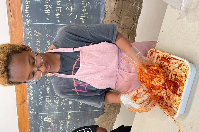 Kimchi class with Chef Hakyung near Gyeongbokgung place - Is $80 a fair price?