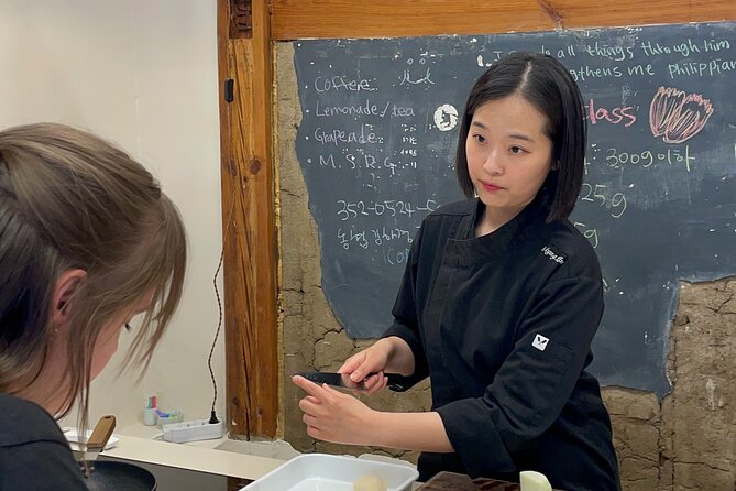 Kimchi class with Chef Hakyung near Gyeongbokgung place - Food, spice, and what you actually learn