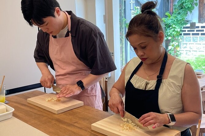 Kimchi class with Chef Hakyung near Gyeongbokgung place - Chef Hakyung’s background adds real value