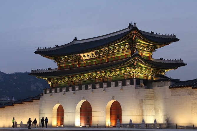 [KoreaByLocal] Authentic Seoul Night Walk and Chicken & Beer - Why this short Seoul night walk works