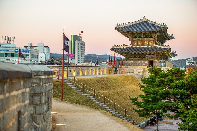 Korean Folk Village and Suwon Hwaseong Fortress Day Tour(EG Tour) - Suwon Nammun Market: a tasty final hour