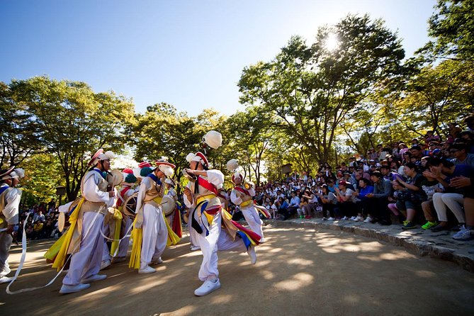 Korean Folk Village and Suwon Hwaseong Fortress Day Tour(EG Tour) - Heat, rain, and seasonal expectations