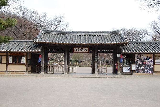 Korean Heritage Tour: Palaces and Villages of Seoul Including Gyeongbokgung Palace - Is the $140 price fair?