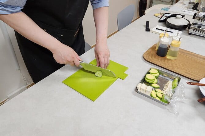 Korean Home Style Cooking Class in Gangnam Seoul - Chef Naomi’s teaching style