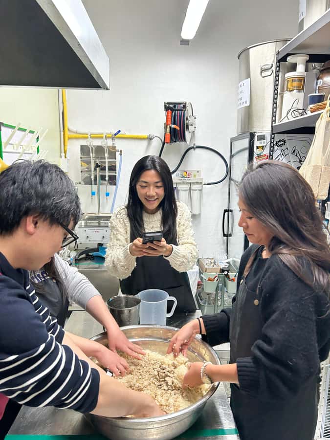 Learn and Craft Makgeolli in a Traditional Brewery - Who will enjoy this brewery experience?