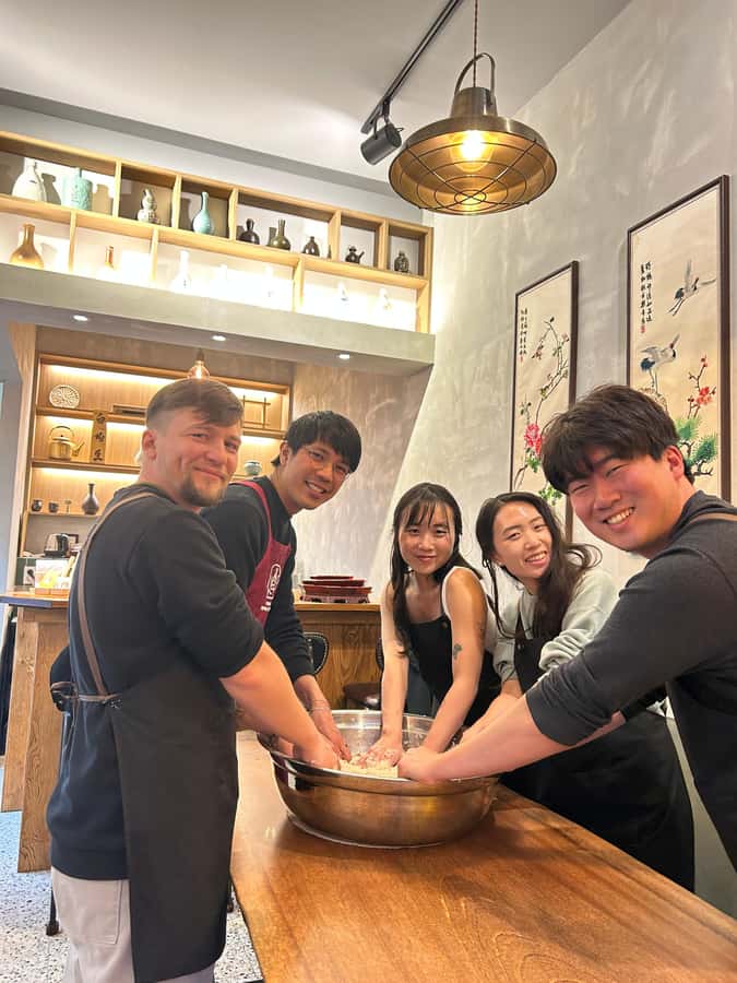 Learn and Craft Makgeolli in a Traditional Brewery - Tasting commercial, craft, and premium makgeolli