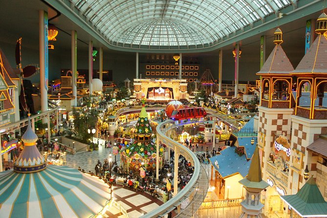 Lotte World Package Deal - Group size, pace, and the guide