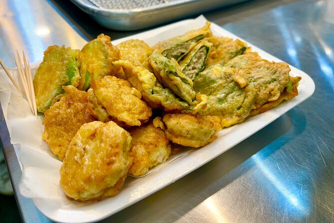 Mangwon Market Food tour By Locals;Cheap Eats to Fancy Feast - From kimchi dumplings to Hanwoo beef