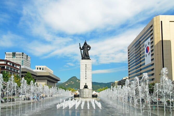 Max Out Seoul: Must Visit City Highlights Panoramic Day Tour - Starting at Cheonggye Plaza and Gwanghwamun
