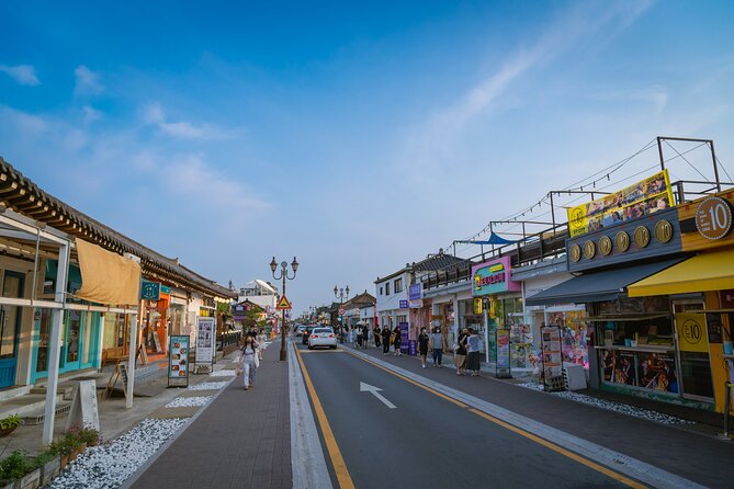 Old Korea Thousand History Tour of Gyeongju from Busan - Hwangridan-gil: history with shops and snacks