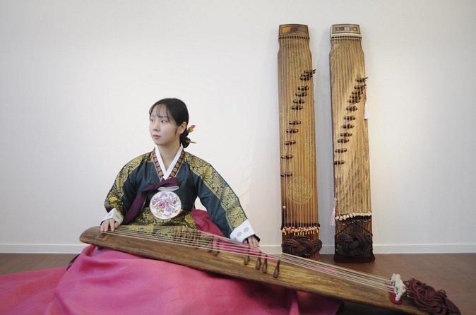 Play Gayageum in Hanbok Cultural Experience in Bukchon - How the location fits a day in Bukchon