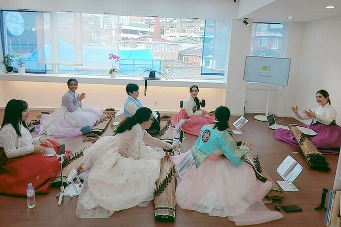 Play Gayageum in Hanbok Cultural Experience in Bukchon - Practical details that affect your decision
