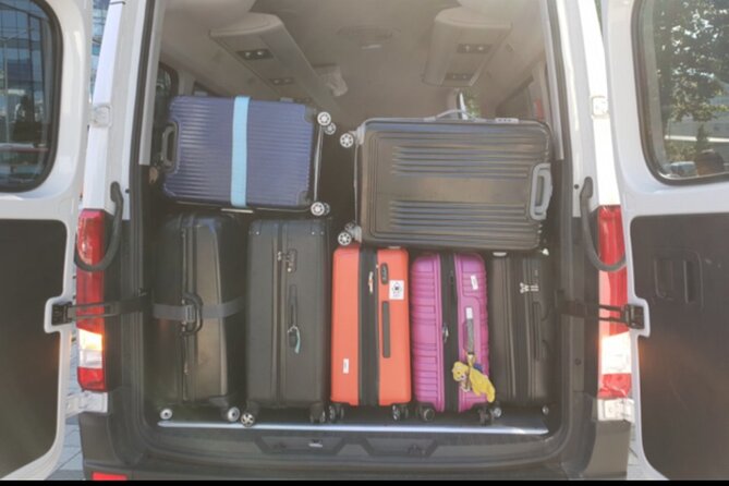 Private Airport Transfer: Seoul City to Incheon Airport 1-12 pax - Space for people and luggage