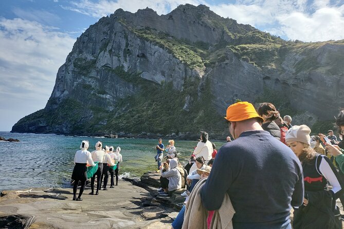 Private Day Tour With Best Jumbo Taxi Driver Tour in jeju island - Why this Jeju taxi tour works well