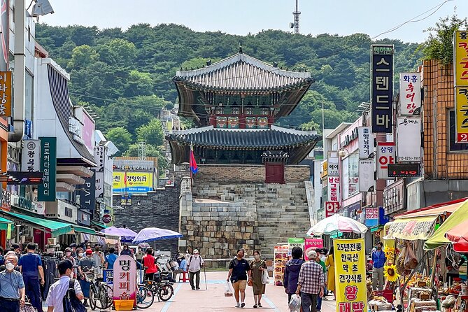 Private Day Trip to Korean Folk Village and Hwaseong Fortress - Lunch with local guidance, not a fixed menu
