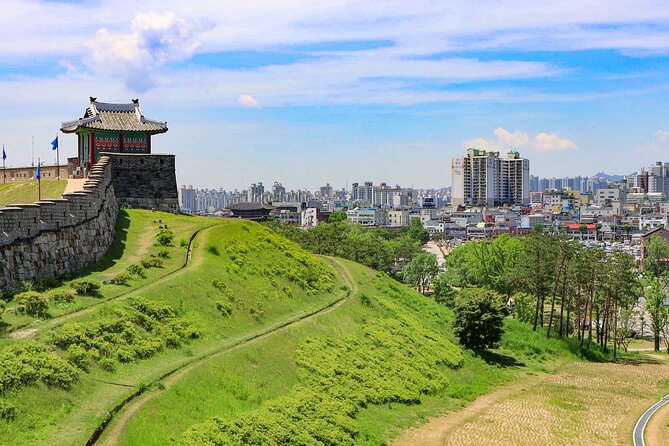 Private Day Trip to Korean Folk Village and Hwaseong Fortress - Guides Juno and Miae add the personal touch